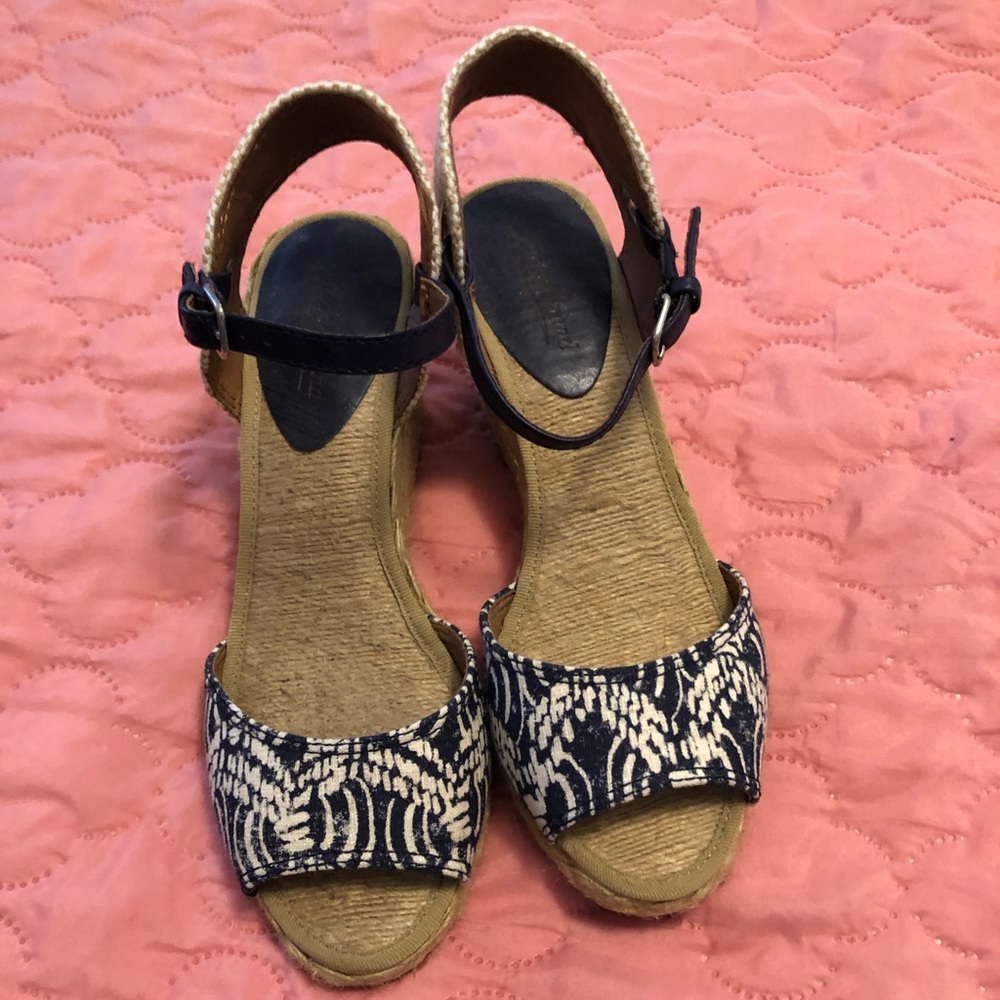 Cute pair of sandals 🌷
